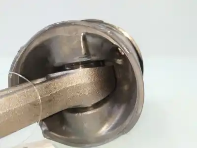 Second-hand car spare part piston for renault scenic iii grand privilege oem iam references 080323  