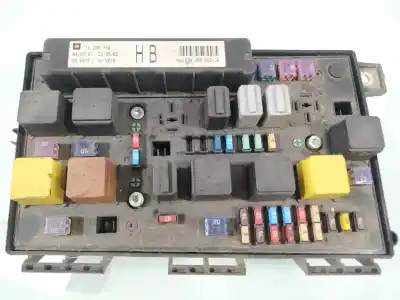 Pezzo di ricambio per auto di seconda mano scatola relè/fusibili per opel astra twin top enjoy riferimenti oem iam 13206754