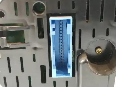 Second-hand car spare part dashboard for audi a3 (8p) 2.0 tdi ambiente oem iam references 8p0920930q  