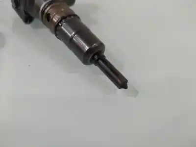 Second-hand car spare part injector for audi a3 (8p) 2.0 tdi ambiente oem iam references 03g130073g  