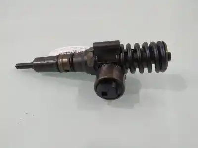 Second-hand car spare part injector for audi a3 (8p) 2.0 tdi ambiente oem iam references 03g130073g  