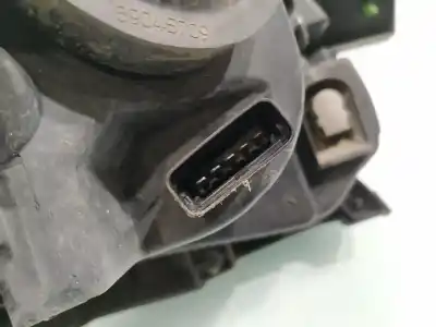 Peça sobressalente para automóvel em segunda mão farol / farolim esquerdo por renault clio iii confort dynamique referências oem iam 8200261610  