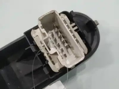 Second-hand car spare part left front power window switch for renault clio iii confort dynamique oem iam references 8200356519  