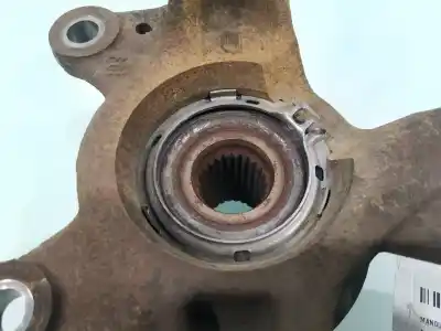 Second-hand car spare part front right knuckle for renault clio iii confort dynamique oem iam references   