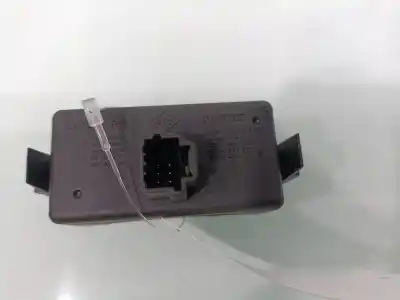 Second-hand car spare part hazard warning lights for renault clio iii confort dynamique oem iam references 8200214896a