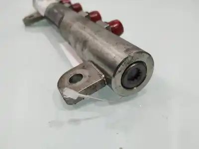 Pezzo di ricambio per auto di seconda mano RAMPA INIETTORI per OPEL VECTRA C BERLINA 2.0 DTI Riferimenti OEM IAM 55209572  