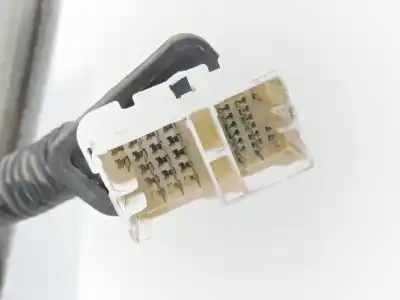 Автозапчасти б/у левая передняя дверь за kia carens rs 2.5 crdi concept ссылки oem iam   