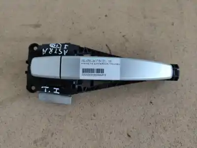 Peça sobressalente para automóvel em segunda mão puxador exterior traseiro esquerdo por opel astra j lim. 1.7 16v cdti referências oem iam 