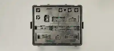 İkinci el araba yedek parçası röle/sigorta kutusu için ssangyong rexton 2.7 turbodiesel cat oem iam referansları pa66m30  ak7555