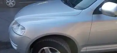 Peça sobressalente para automóvel em segunda mão guarda-lamas dianteiro esquerdo por volkswagen touareg (7la) 2.5 tdi referências oem iam 