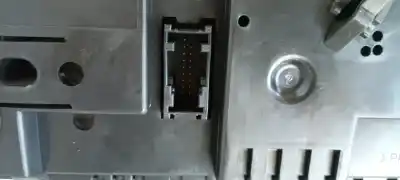 Peça sobressalente para automóvel em segunda mão quadrante por bmw serie 1 berlina (e81/e87) 118d referências oem iam 102495284  916682101