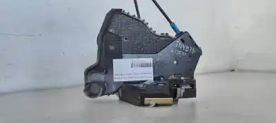 İkinci el araba yedek parçası SAG ÖN KAPI KILIDI için TOYOTA AVENSIS WAGON (T25)  OEM IAM referansları UR2  