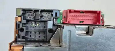 Second-hand car spare part audio system / radio cd for renault espace iv (jk0) 2.2 dci turbodiesel 150 cv / 110 kw oem iam references 8200205833c   Second-hand car spare part audio system / radio cd for renault espace iv (jk0) 2.2 dci turbodiesel 150 cv / 110 kw oem iam references 8200205833c