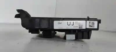 Second-hand car spare part fuse box unit for opel astra j lim. selective oem iam references 365927271  