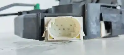 Peça sobressalente para automóvel em segunda mão fechadura da porta traseira esquerda por land rover range rover (lm) 4.4 v8 hse referências oem iam cwc500090  