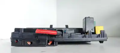 Pezzo di ricambio per auto di seconda mano scatola relè/fusibili per land rover range rover (lm) 3.6 td v8 riferimenti oem iam 8380407  