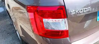 Peça sobressalente para automóvel em segunda mão farolim traseiro esquerdo por skoda octavia combi (5e5) ambition referências oem iam 