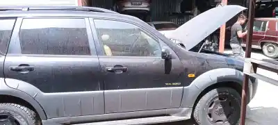 İkinci el araba yedek parçası SAG ÖN KAPI için SSANGYONG REXTON  OEM IAM referansları   