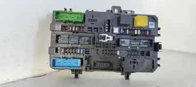 Peça sobressalente para automóvel em segunda mão CAIXA DE FUSÍVEIS E RELÉS por OPEL ASTRA H BERLINA  Referências OEM IAM 13206762  