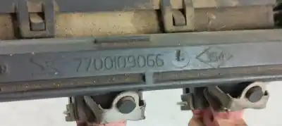 Pezzo di ricambio per auto di seconda mano rampa iniettori per renault clio ii fase ii (b/cb0) 1.2 16v riferimenti oem iam 7700109066  