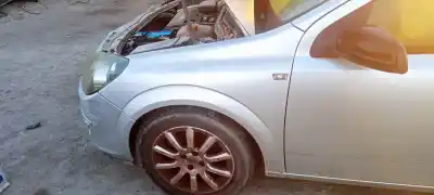 Tweedehands auto-onderdeel linker voor spatbord voor opel astra h berlina cosmo oem iam-referenties 