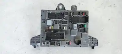 Peça sobressalente para automóvel em segunda mão caixa de fusíveis e relés por opel astra j lim. essentia referências oem iam 13343950