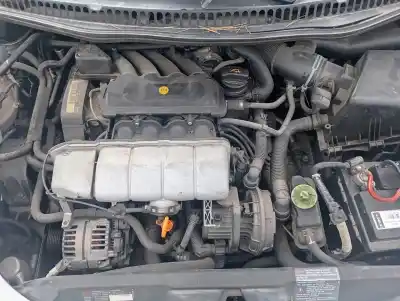 İkinci el araba yedek parçası KOMPLE MOTOR için VOLKSWAGEN NEW BEETLE CABRIOLET (1Y7)  OEM IAM referansları AZJ  