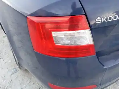 Peça sobressalente para automóvel em segunda mão farolim traseiro esquerdo por skoda octavia lim. (5e3) style referências oem iam 
