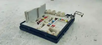 Pezzo di ricambio per auto di seconda mano scatola relè/fusibili per renault scenic ii confort expression riferimenti oem iam 8200481866  