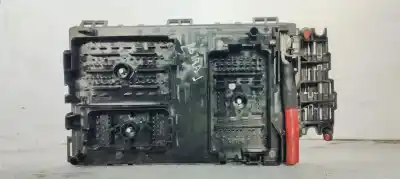 Peça sobressalente para automóvel em segunda mão caixa de fusíveis e relés por opel astra j lim. berlina fase 1 referências oem iam 13302311