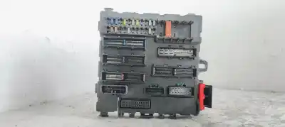 Peça sobressalente para automóvel em segunda mão caixa de fusíveis e relés por opel vectra c berlina club referências oem iam 13125487