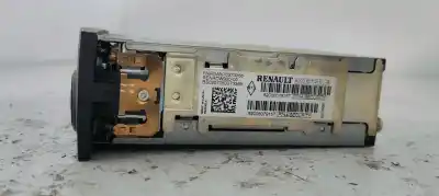 Second-hand car spare part audio system / radio cd for renault clio iii 1.5dci 85 oem iam references 8200607915b  