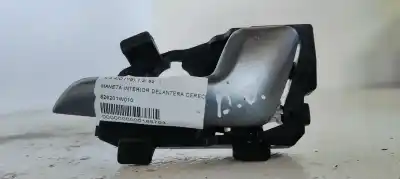 Peça sobressalente para automóvel em segunda mão puxador interior dianteiro direito por kia rio (yb) 1.2i 85 referências oem iam 826201w010