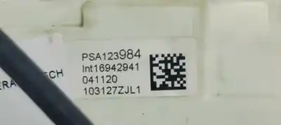 Peça sobressalente para automóvel em segunda mão fechadura da porta traseira direita por citroen c3 1.2i 82 referências oem iam 123984  
