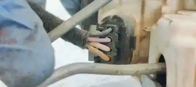 Second-hand car spare part left front door lock for dodge journey 2.0 16v crd cat oem iam references p04589693aa  