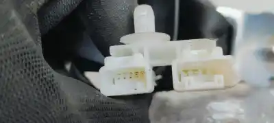 Peça sobressalente para automóvel em segunda mão chicote / encaixe cinto segurança traseiro central por toyota corolla (e21) zwe219l-dhxnbw(6h) referências oem iam   