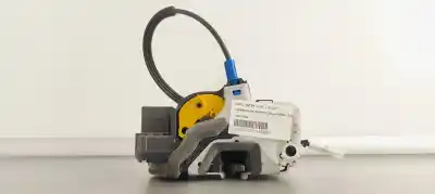 Second-hand car spare part left front door lock for opel astra j lim. 1.6 cdti dpf oem iam references 13579522  