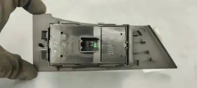 Second-hand car spare part left front power window switch for opel astra j lim. 1.6 cdti dpf oem iam references 13305011  
