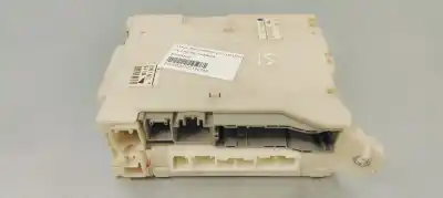 Pièce détachée automobile d'occasion boîtes à fusibles pour lexus is200 (ds2/is2) 2.2 d-cat références oem iam 8273053050  