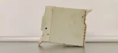 Автозапчасти б/у блок реле/предохранителей за lexus is200 (ds2/is2) 2.2 d-cat ссылки oem iam 8273053050