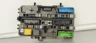 Pezzo di ricambio per auto di seconda mano SCATOLA RELÈ/FUSIBILI per OPEL ZAFIRA B Edition ´´111 Jahre´´ Riferimenti OEM IAM 13206759  