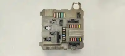 Pezzo di ricambio per auto di seconda mano SCATOLA RELÈ/FUSIBILI per RENAULT SCENIC II  Riferimenti OEM IAM 8200306032C  