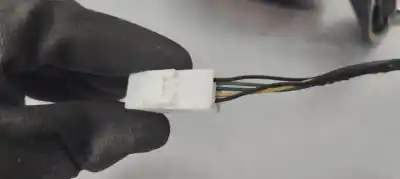 Peça sobressalente para automóvel em segunda mão espelho retrovisor esquerdo por dacia sandero 1.5 dci referências oem iam e9024363  