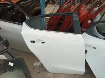 Recambio de automóvil de segunda mano de PUERTA TRASERA DERECHA para MAZDA 3 LIM. () 2.0 CAT referencias OEM IAM   