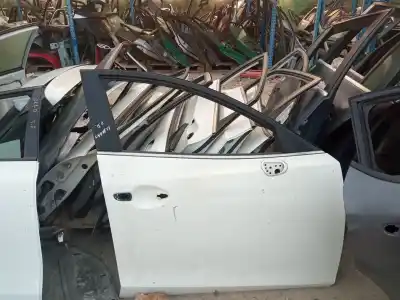 Recambio de automóvil de segunda mano de PUERTA DELANTERA DERECHA para MAZDA 3 LIM. () 2.0 CAT referencias OEM IAM   