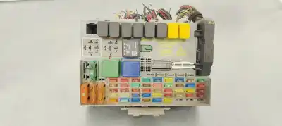 Peça sobressalente para automóvel em segunda mão caixa de fusíveis e relés por opel zafira a club referências oem iam 24412497