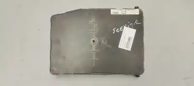 Peça sobressalente para automóvel em segunda mão caixa de fusíveis e relés por renault scenic ii 1.5dci 105 referências oem iam 8200412548