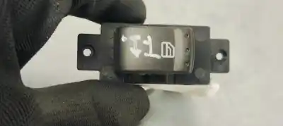 Peça sobressalente para automóvel em segunda mão botão / interruptor elevador vidro traseiro esquerdo por ssangyong korando (ck) 2.2 xdi referências oem iam 202006279  