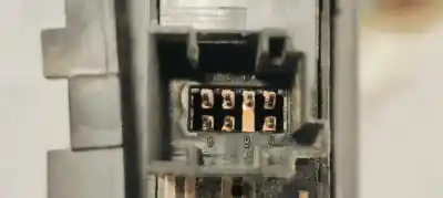 Peça sobressalente para automóvel em segunda mão botão / interruptor elevador vidro dianteiro esquerdo por bmw serie 3 berlina (e46) 320d referências oem iam 6902184  