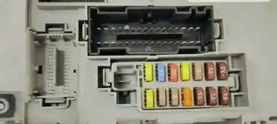 Peça sobressalente para automóvel em segunda mão caixa de fusíveis e relés por ford ka (ccu) ford ka referências oem iam 00518735490  